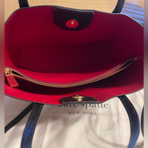 Bleecker Stencil Hearts
Medium Crossbody Tote - Picture 11 of 12